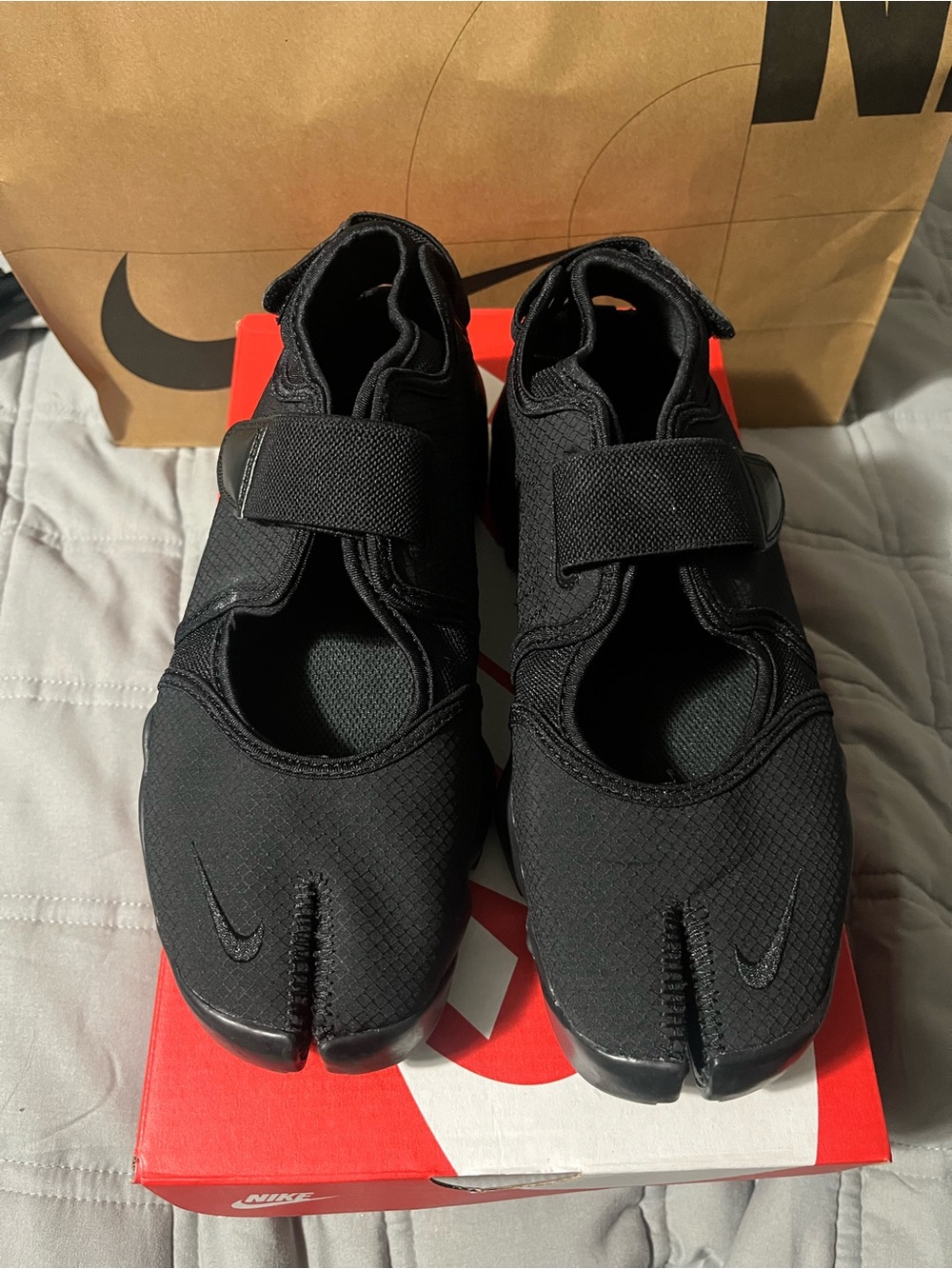 Women’s Nike air rift split toe